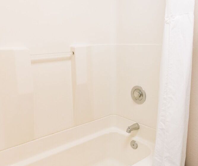 מוטל Quincy Inn And Suites