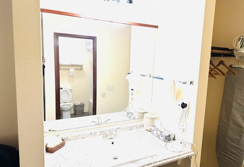 מוטל Quincy Inn And Suites