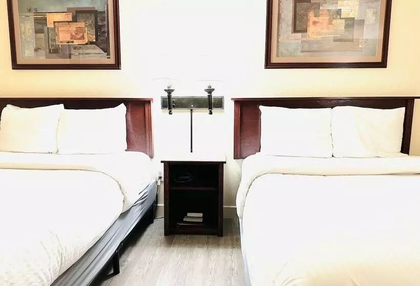 Motelli Quincy Inn And Suites