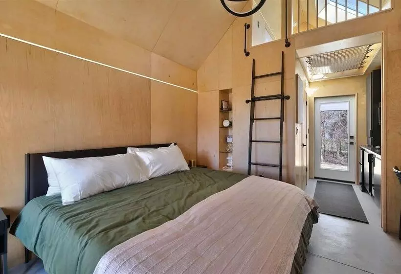 Majatalo Bunkies The Cut