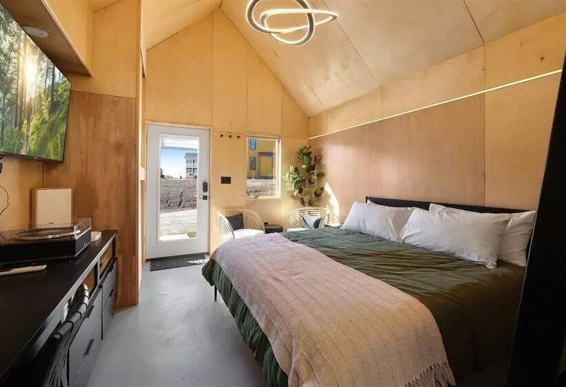 Majatalo Bunkies The Cut