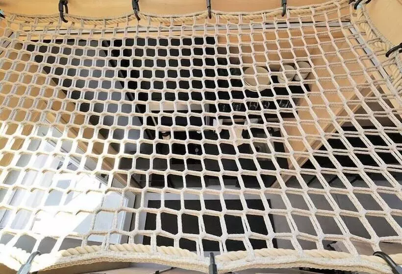 Majatalo Bunkies The Cut