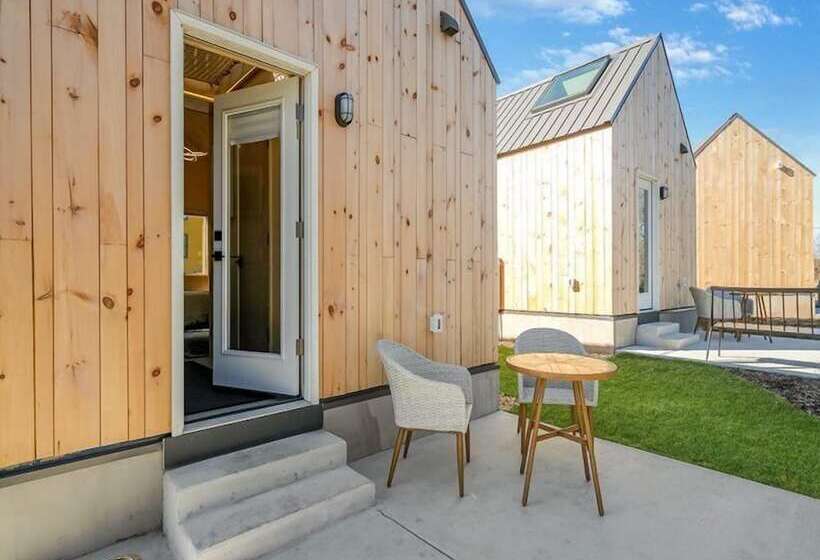 ペンション Bunkies The Cut