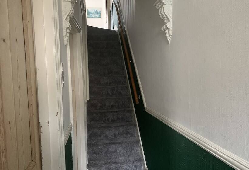 레지던스 Inviting 3 Bed House In Lowestoft Near The Beach