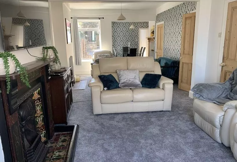 レジデンス Inviting 3 Bed House In Lowestoft Near The Beach