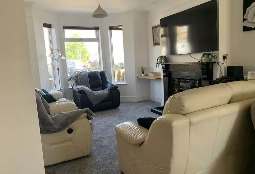 レジデンス Inviting 3 Bed House In Lowestoft Near The Beach