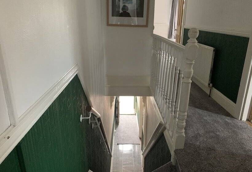 레지던스 Inviting 3 Bed House In Lowestoft Near The Beach