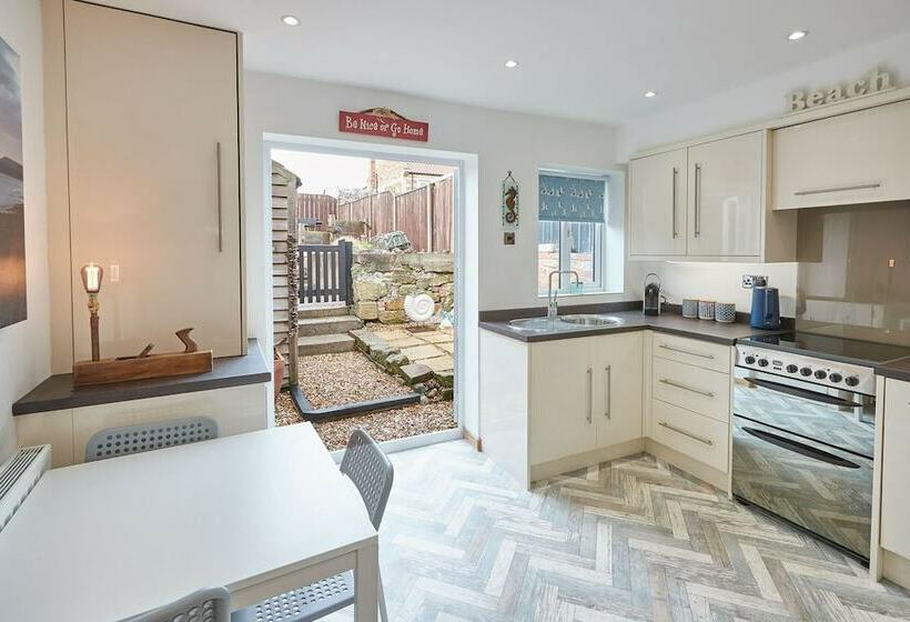 The Cottage Marksebythesea