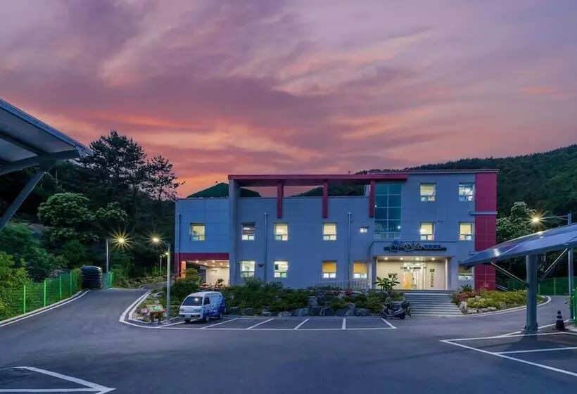 Tongyoung Sandeulhae Healling Pension