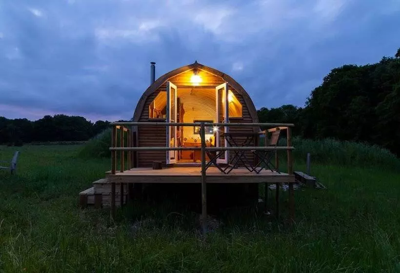 Beautiful 1 Bed Glamping Pod In Battle