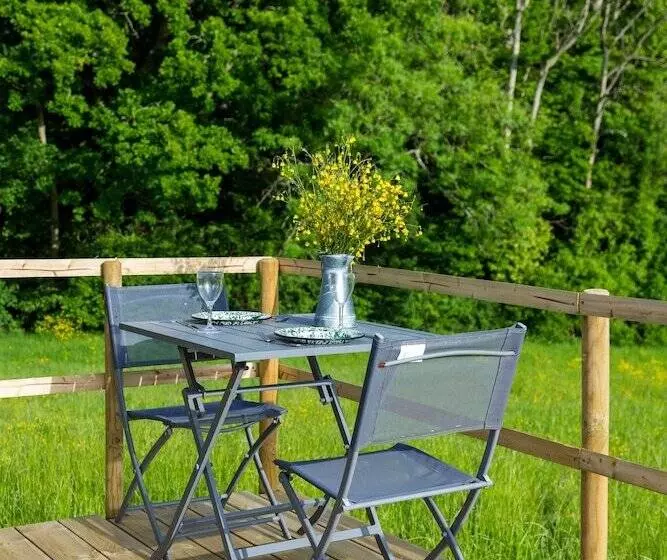 Beautiful 1 Bed Glamping Pod In Battle