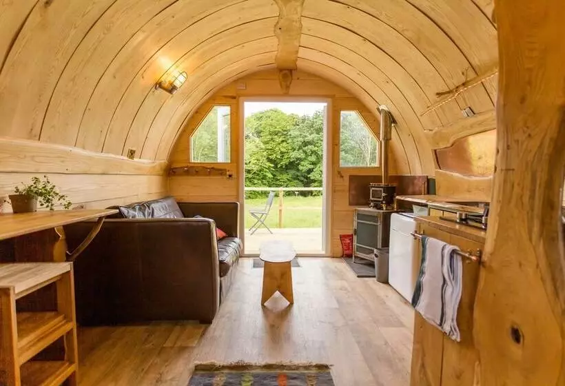 Beautiful 1 Bed Glamping Pod In Battle