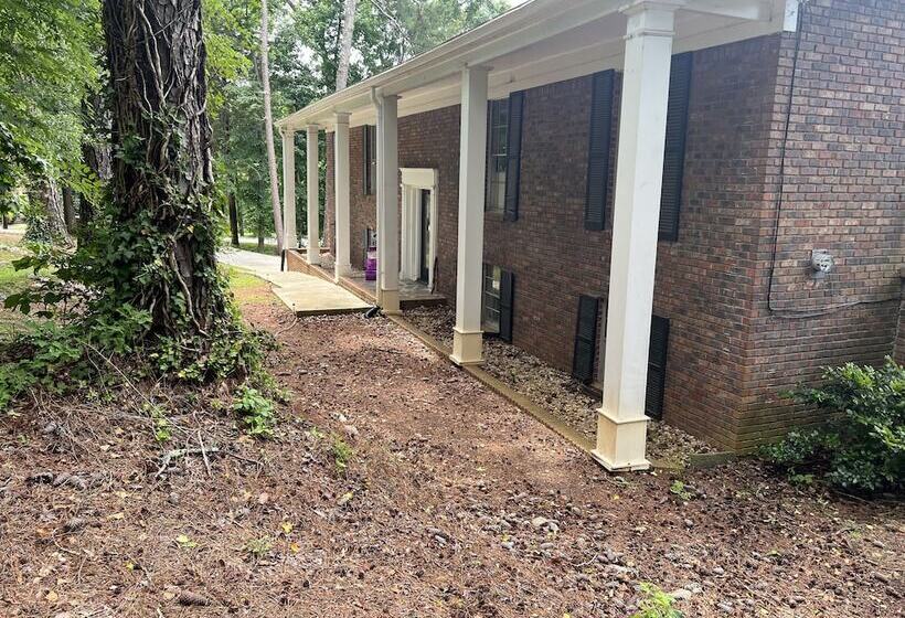 مبيت وإفطار Urban Lake House