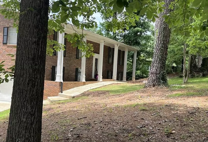 Aamiaismajoitus (B&B) Urban Lake House