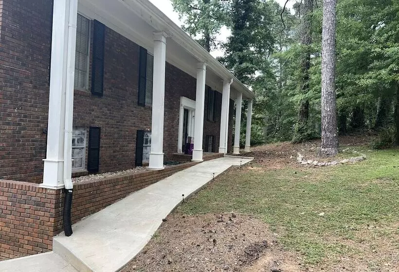 Aamiaismajoitus (B&B) Urban Lake House