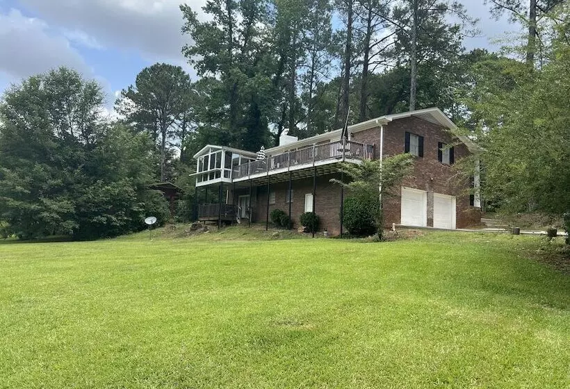 Aamiaismajoitus (B&B) Urban Lake House