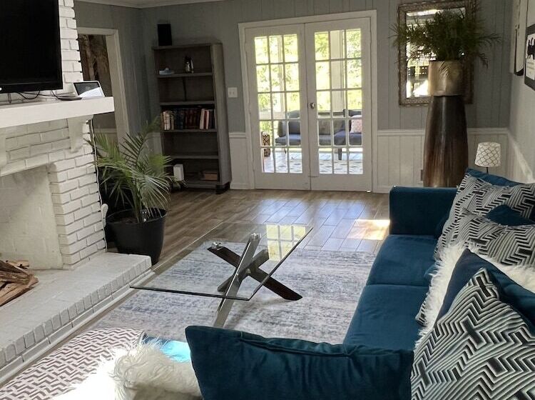 مبيت وإفطار Urban Lake House