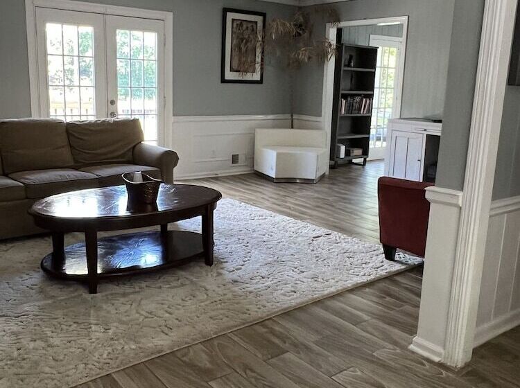 مبيت وإفطار Urban Lake House