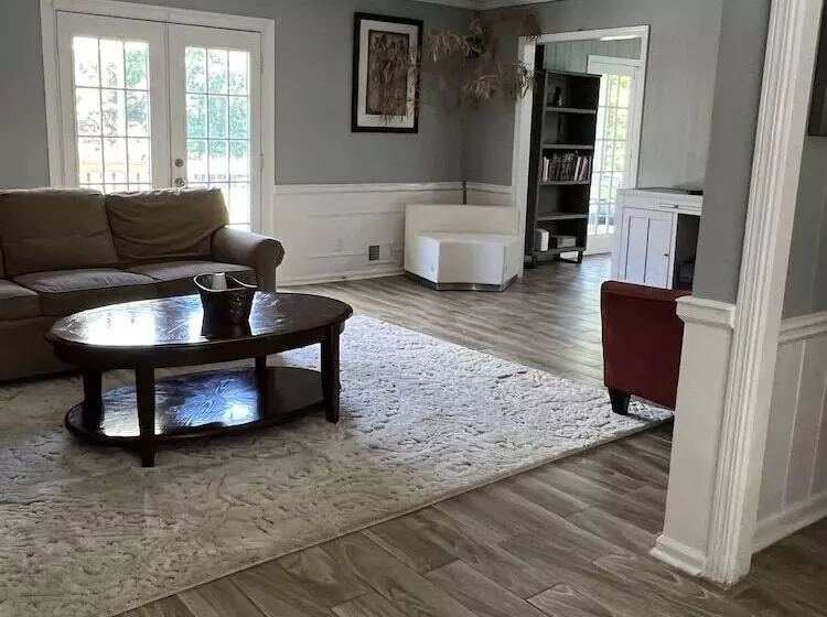 Aamiaismajoitus (B&B) Urban Lake House