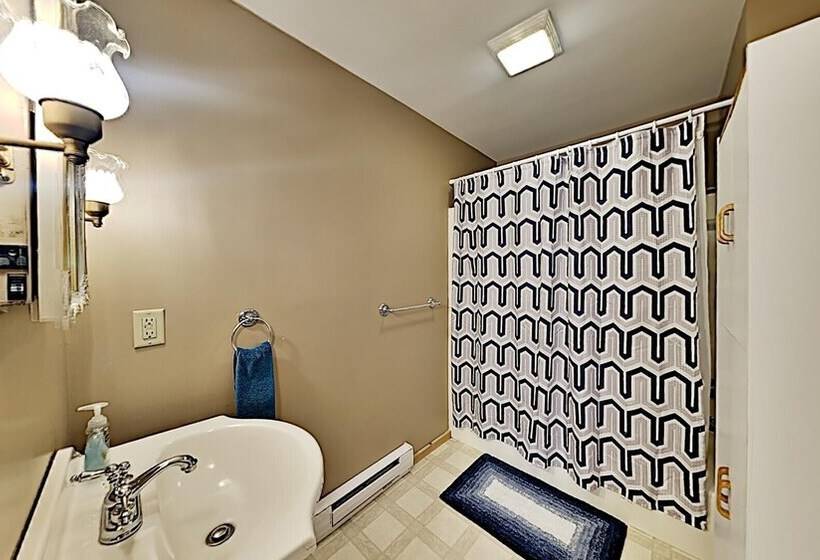 Chippewa Flowage Lake House