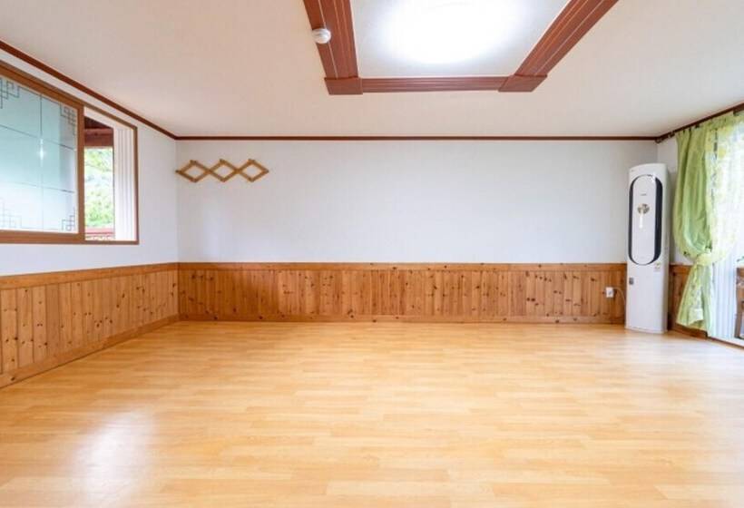 Daebudo Bada Solhyangi Pension