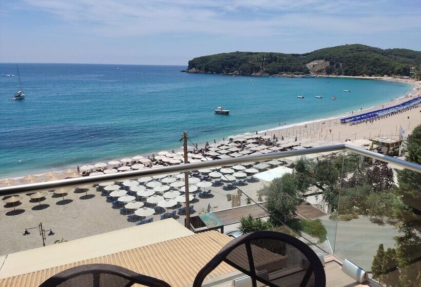 בית מלון כפרי Ionion Beach Resort