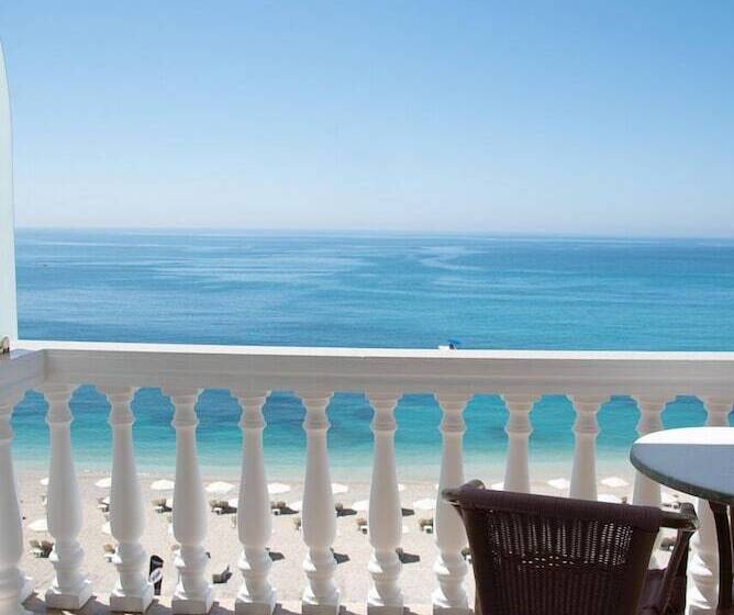 בית מלון כפרי Ionion Beach Resort