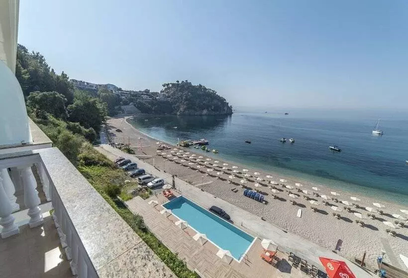 ホテル Ionion Beach Resort