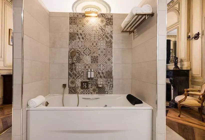 Hotelli Le Petit Manoir