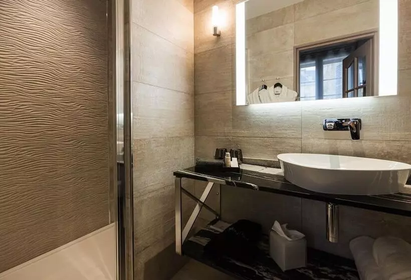 Hotelli Le Petit Manoir