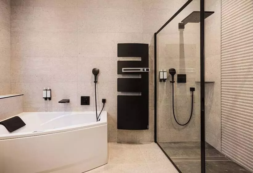 Hotelli Le Petit Manoir