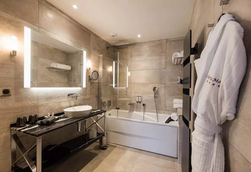 Hotelli Le Petit Manoir