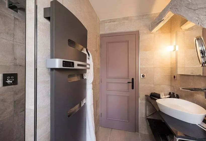 Hotelli Le Petit Manoir