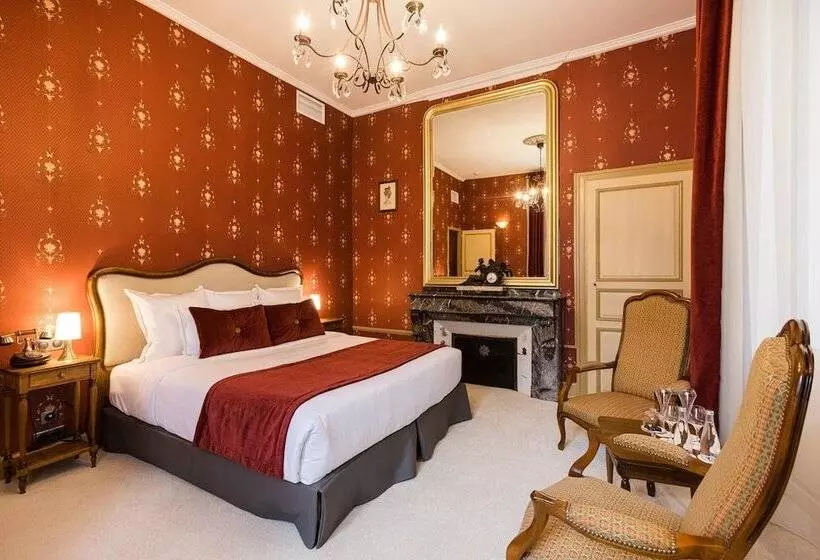 Hotelli Le Petit Manoir