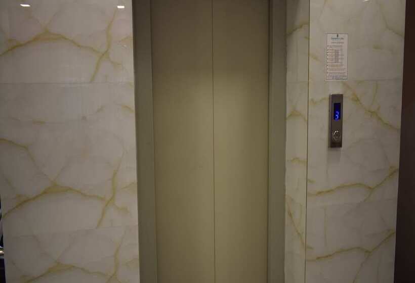 Hotel Park Regency S