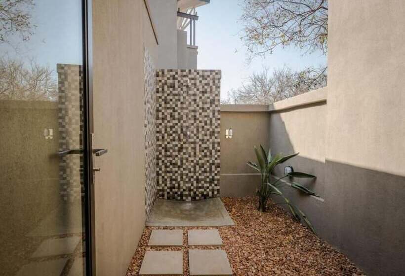 בית מלון כפרי Safari Moon Luxury Bush Lodge