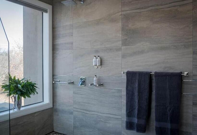 בית מלון כפרי Safari Moon Luxury Bush Lodge