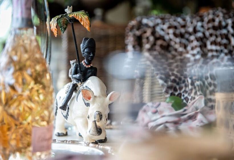 בית מלון כפרי Safari Moon Luxury Bush Lodge