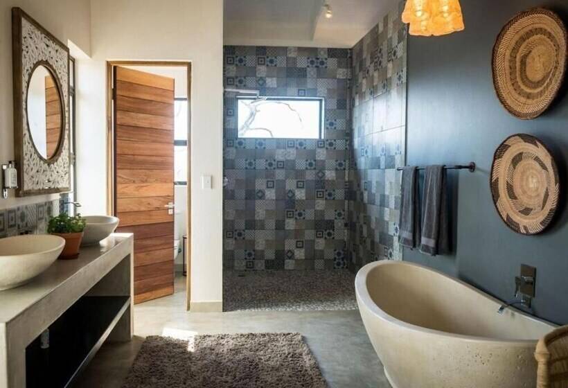 בית מלון כפרי Safari Moon Luxury Bush Lodge