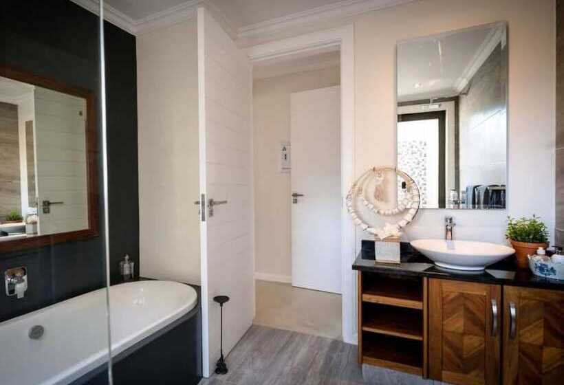 בית מלון כפרי Safari Moon Luxury Bush Lodge