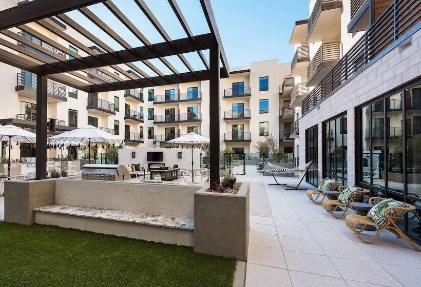 فندق Sentral Old Town