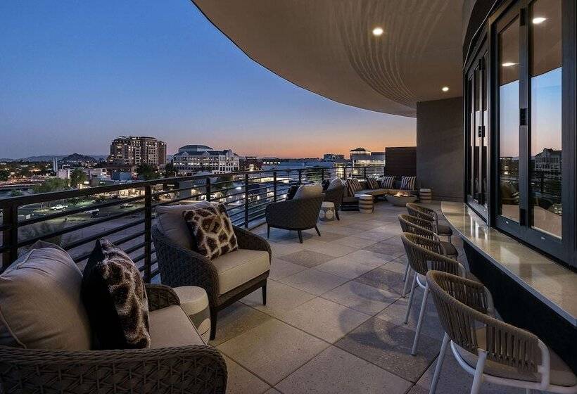 فندق Sentral Old Town