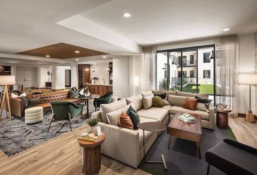 فندق Sentral Old Town