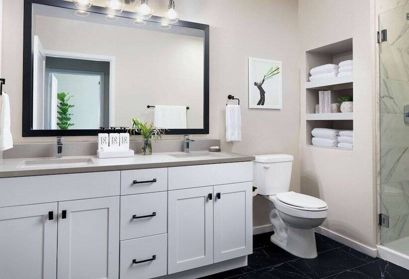 فندق Sentral Old Town