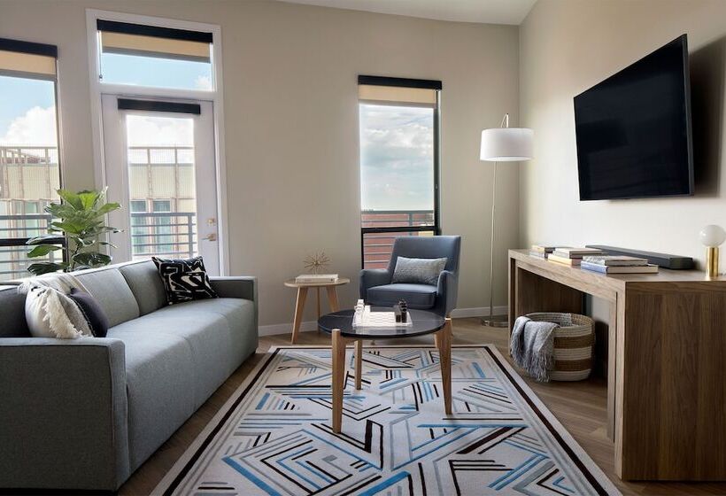 فندق Sentral Old Town