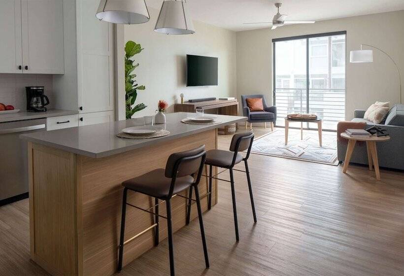 فندق Sentral Old Town