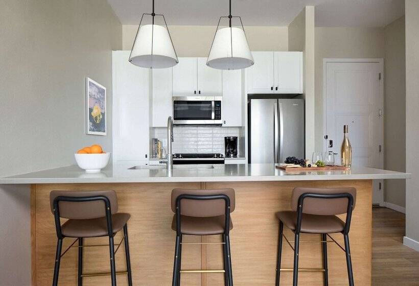 فندق Sentral Old Town