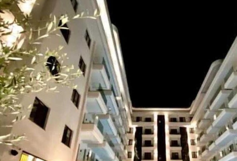 هتل Tanushaj Beach Resort