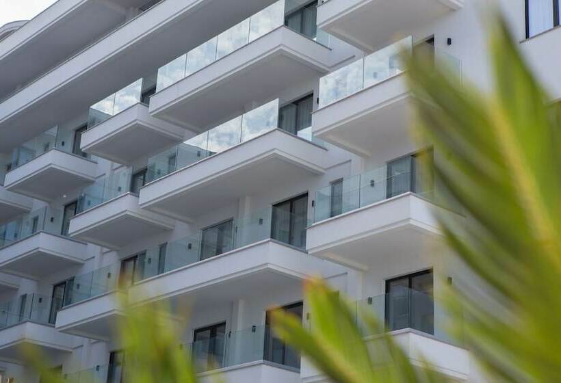 هتل Tanushaj Beach Resort