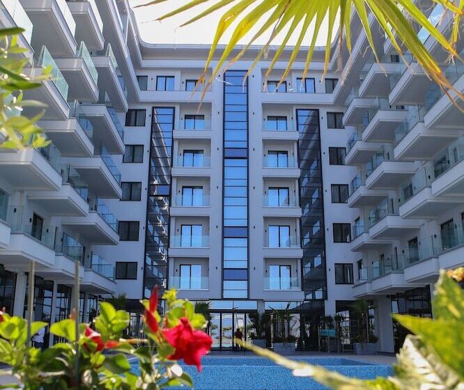 هتل Tanushaj Beach Resort